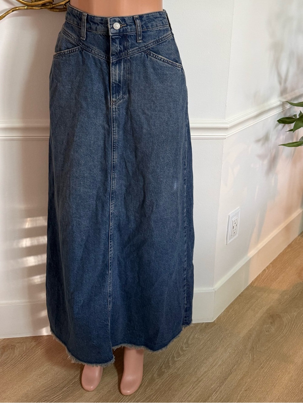 WE THE FREE Jean skirt - Picture 3 of 10